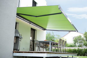 grüne Markise von Schreinerei Wimmer GmbH & Co KG